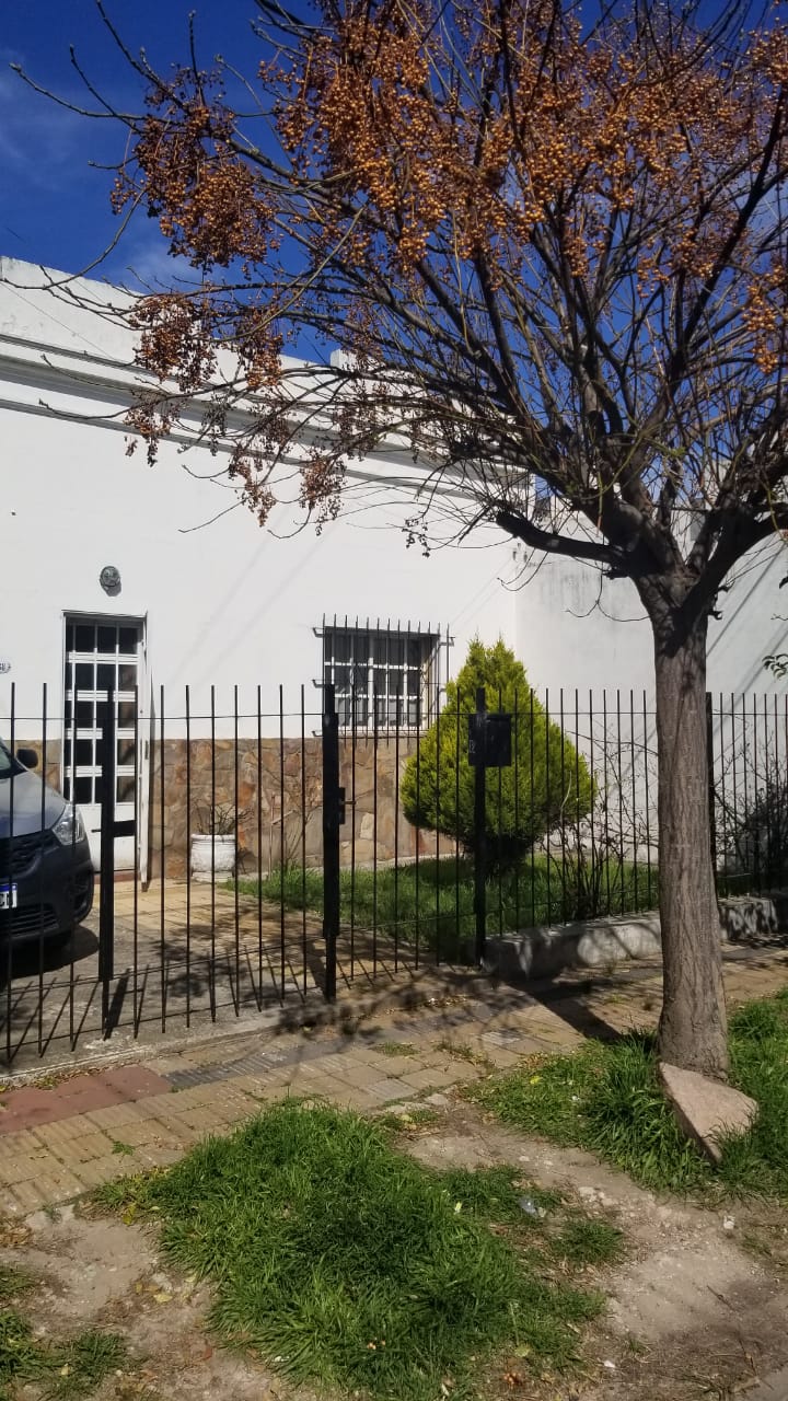 Venta – Casa 44 e/ 121 y 122-La Plata