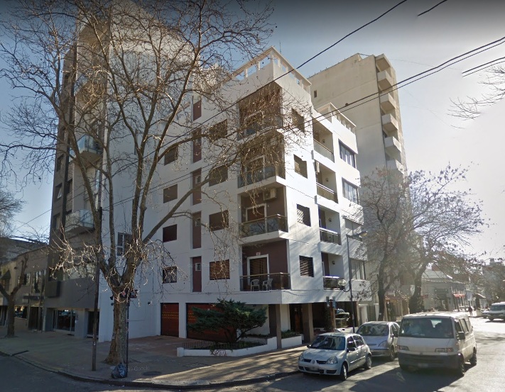 VENTA-Departamento calle 10 esq.42-La Plata